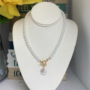 DEPARTMENT STORE MACY WHITE NECKLACE